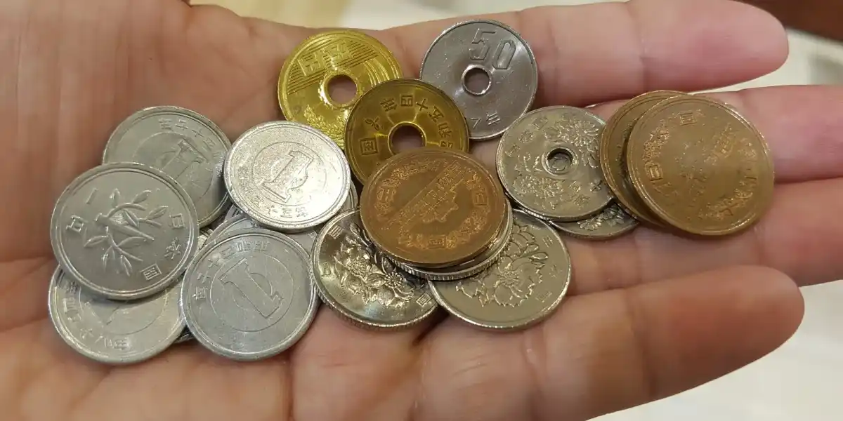 Cash or Card? — How Japan's Relationship With Money Affects Your Trip