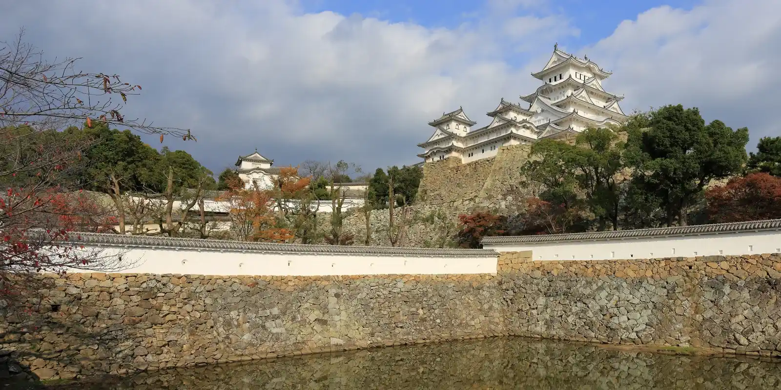 Is Himeji Castle Worth It? Why the "Empty" Inside Is the Whole Point