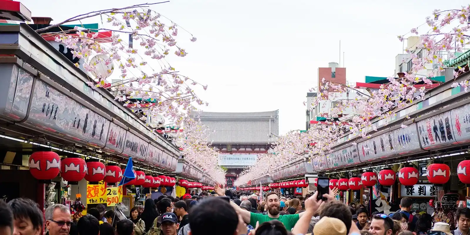 Ist Japan übertouristifiziert? Was Regierungsdaten und über 500 japanische Stimmen verraten