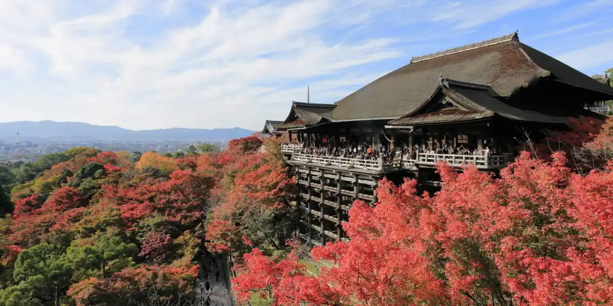 Is Kiyomizu-dera Worth It? It Depends Almost Entirely on When You Go