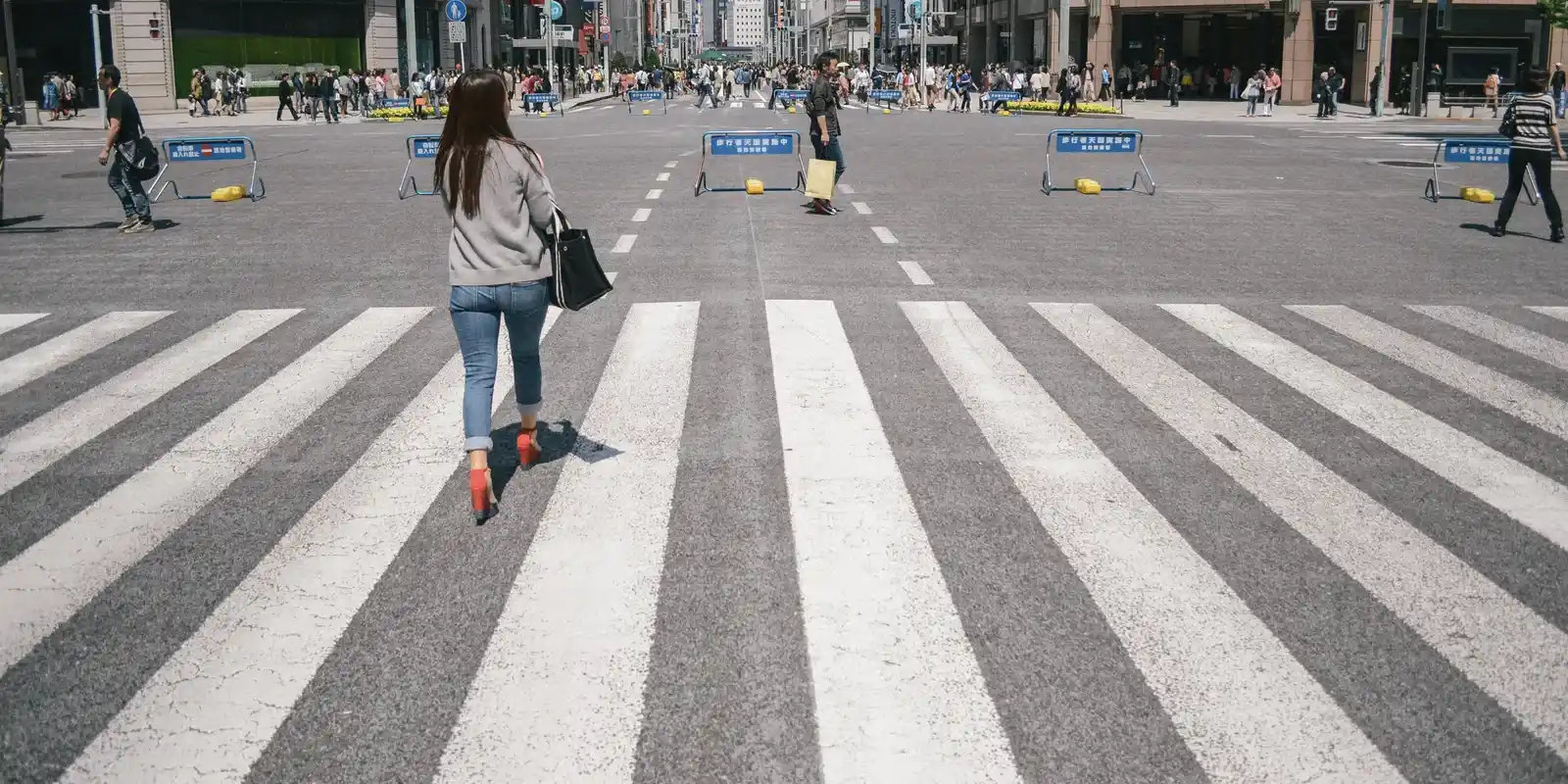 The Unspoken Scorecard — How Japanese People Silently Grade Visitors in Shared Spaces