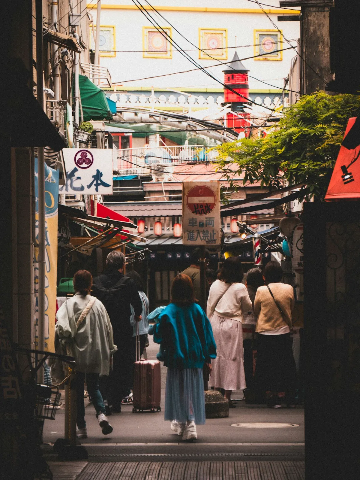 The warmth of a Japanese shopping street — where small gestures are noticed