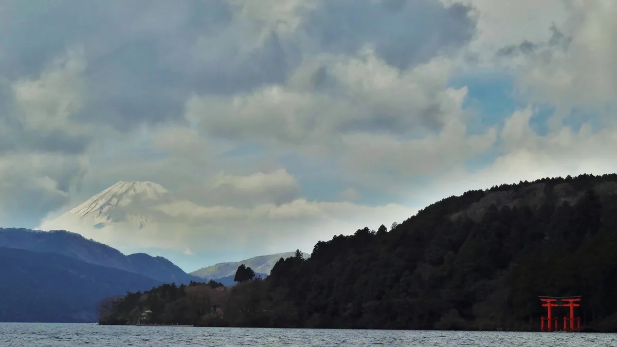 Hakone — The Mountain You Travel Around to Reach a Bath